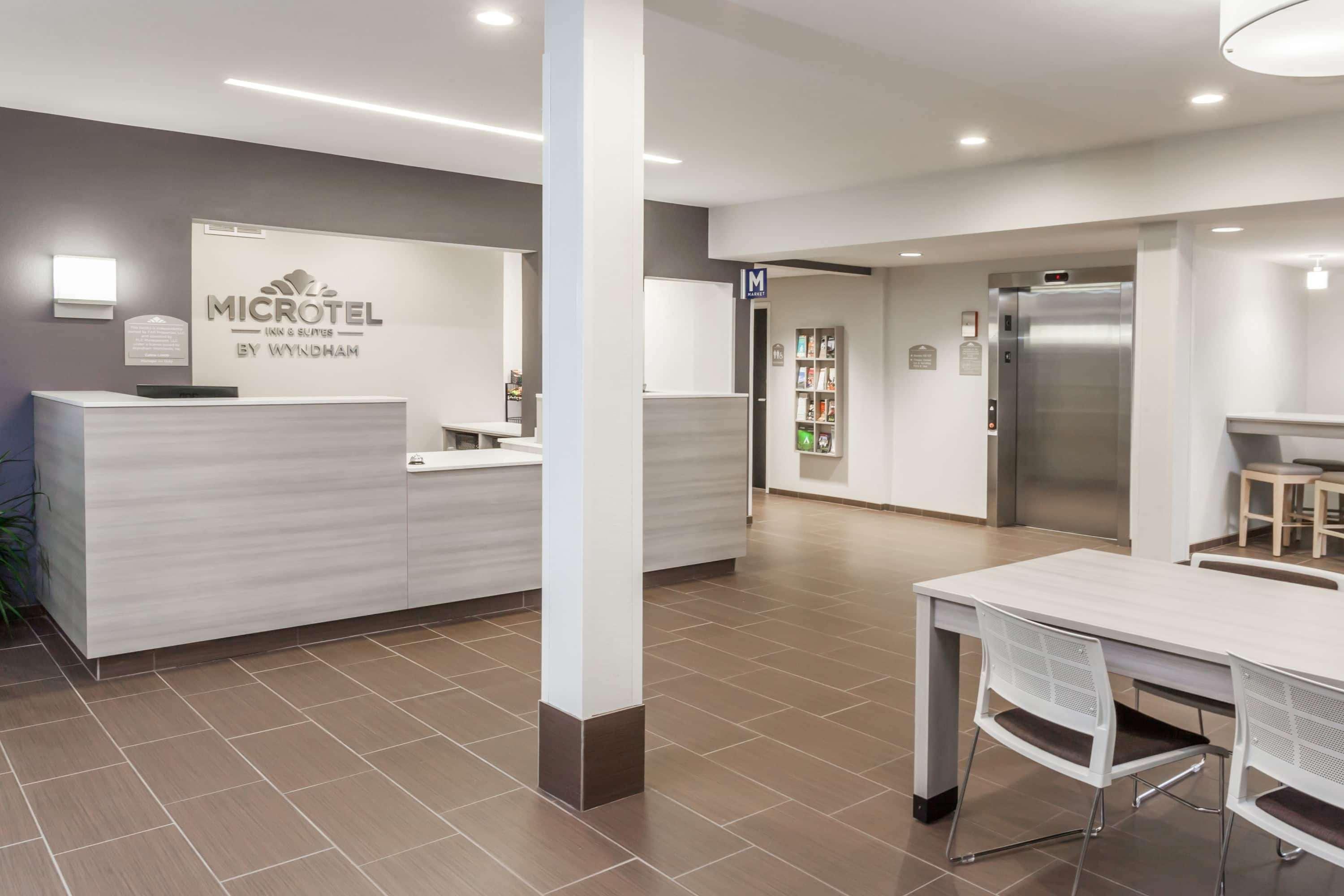 Microtel Inn & Suites By Wyndham West Fargo Near Medical Center Экстерьер фото